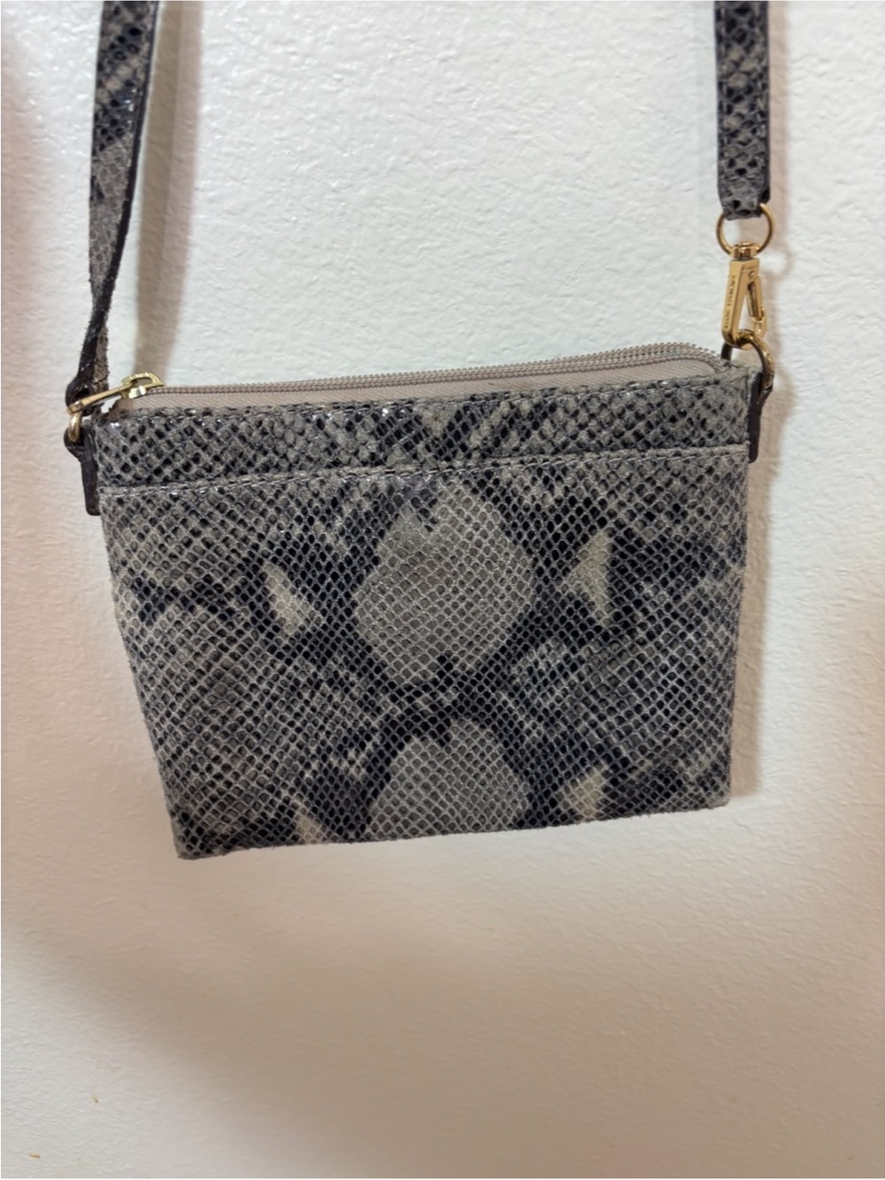 Michael Kors Snake-Print Gray Crossbody with Gold MK Emblem - Picture 6 of 8